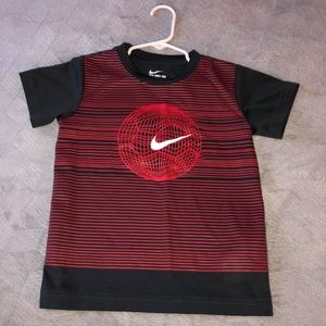 Nike Short Sleeve Tee, Boys Size 6